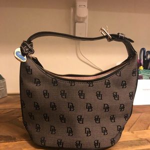 DOONEY & BURKE SIGNATURE LOGO BUCKET BAG PURSE